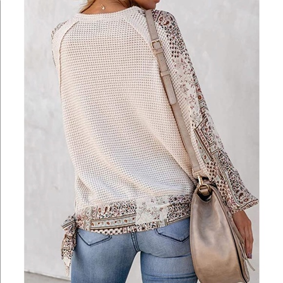 ❌SOLD❌ ❣️SALE❣️ 🆕 Boho Lightweight Knit Wrap Top - Picture 3 of 7